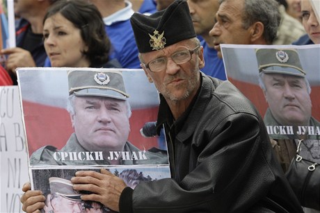 V bosenském Kalinoviku protestovali Mladiovi píznivci.