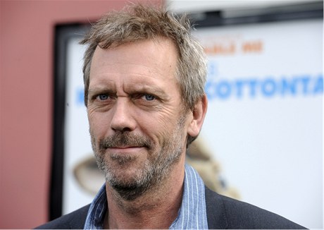 Hugh Laurie jako Dr. House.