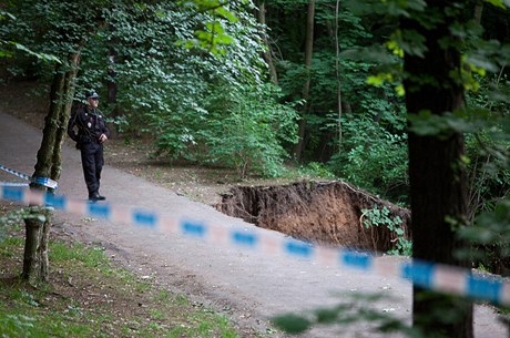 Na míst hlídkuje mstská policie. 