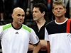 Exhibice v Praze (zleva): Agassi, Jágr, Novák.