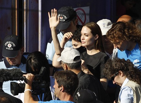 Angelina Jolie se setkala se Syany v uprchlickm tboe