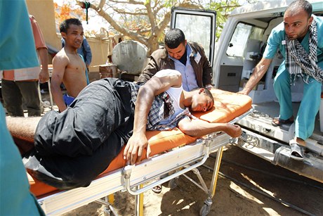 "Zamýleným a zámrným cílem byly domy civilist," ekl novinám námstek libyjského ministra zahranií Chálid Kaim. 