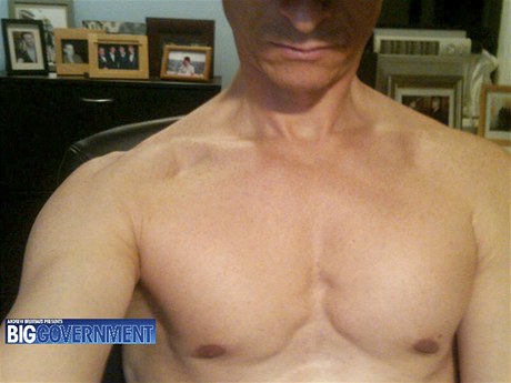 Anthony Weiner posílal enám své nahé fotky.