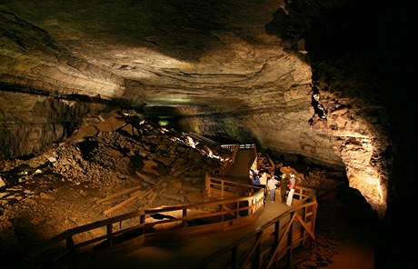 Mamut jeskyn