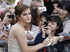 Emma Watsonová rozdala na Trafalgarském námstí desítky autogram
