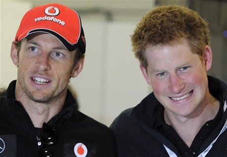 Pilot formule 1 Jenson Button s princem Harrym