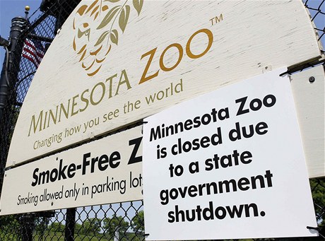 Zaveno. V Minnesot se guvernér a zákonodárci nedohodli na rozpotu. Dsledek? Zavené instituce provozované státem, vetn zoo.