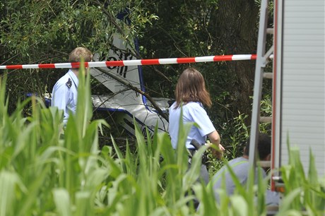 Pi pdu malho sportovnho letadla na Rokycansku zahynuli 19. ervence dopoledne dva lid.
