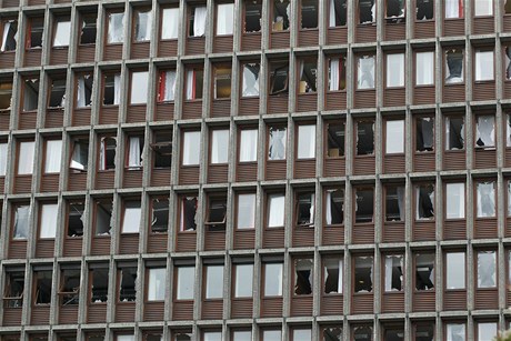 Vysklen okna ve vbuchem ponien budov