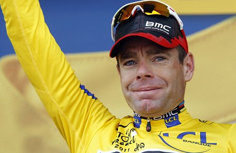 Cadel Evans ve lutém trikotu