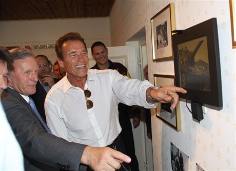 Arnold Schwarzenegger navtvil muzeum v ervnu, veejnosti se otevelo a v sobotu 30. ervence.