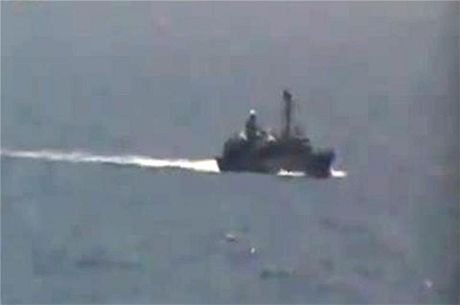 Válené lod nasadila syrská vláda proti stedomoskému pístavnímu mstu Latákíja