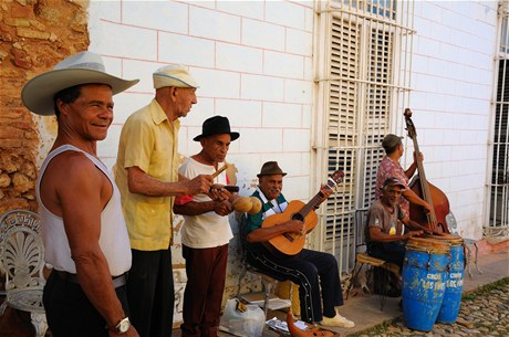 Amerití turisté mohou pomocí organizovaných zájezd legáln vycestovat na Kubu.  