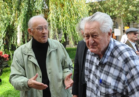 Josef Fojtk (vpravo), jeden z prominent pedlistopadov ry