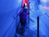 Národní ledový park nabízí pestrobarevnou podívanou. Vstup ale pouze s helmou!