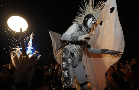 Francouzsk soubor Malabar zahjil mezinrodn festival novho cirkusu a divadla Letn Letn