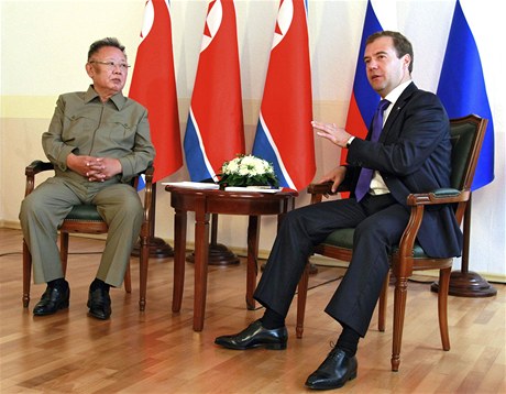 Vdce KLDR Kim ong-il se s ruským prezidentem seel na Sibii. 
