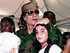 Snímek z roku 1996, na kterém je Muammar Kaddáfí s dcerou Hanou.