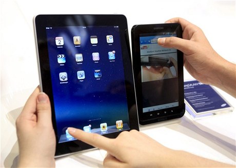 IFA 2011 - iPad od Applu a tablet Galaxy Tab od Samsungu 