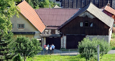 V obci iroký Dl na Svitavsku byla 2. záí nalezena tla ty mrtvých dtí. Policie okolí místa uzavela. 