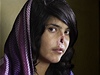 Foto Jodi Bieber: Znetvoení Bibi Aishi (18) byla odplata za to, e uprchla z manelova domu ve stedním Afganistanu. Mui Aishu odvedli na horskou mýtinu, kde ji uezali ui a pak nos.