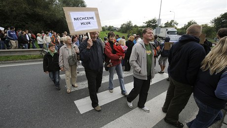 Obyvatelé praského Spoilova demonstrovali proti kamionové doprav