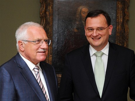 Premiér Neas pinesl prezidentu Klausovi návrh na odvolání ministra Fuksy.