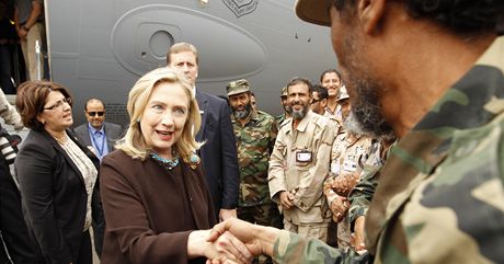 Hillary Clintonová neekan pijela do Libye