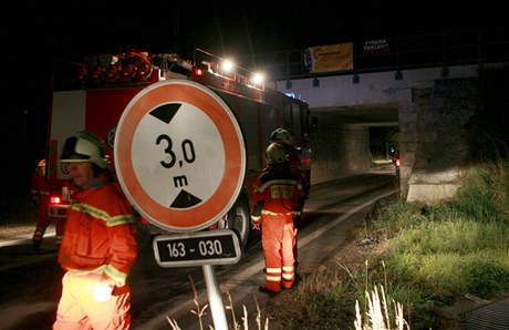 V obci Rybník u Dolního Dvoit na eskokrumlovsku havaroval 14. íjna veer pln obsazený rakouský autobus.