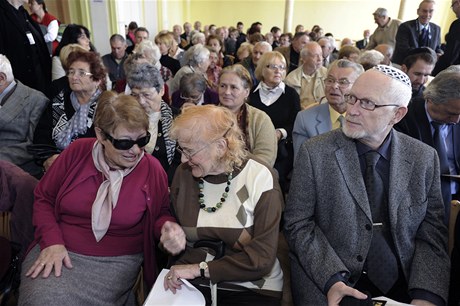 Setkání uspoádal Památník Terezín ve spolupráci s Terezínskou iniciativou, sdruením bývalých vz terezínského a lodského ghetta z eských zemí pi píleitosti 70. výroí zahájení deportací id z eských zemí.