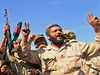 Libyjtí povstalci se radují z vítzství nad Kaddáfím.