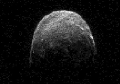 Asteroid 2005 YU55 o prmru 400 metr se piblíil zemi.