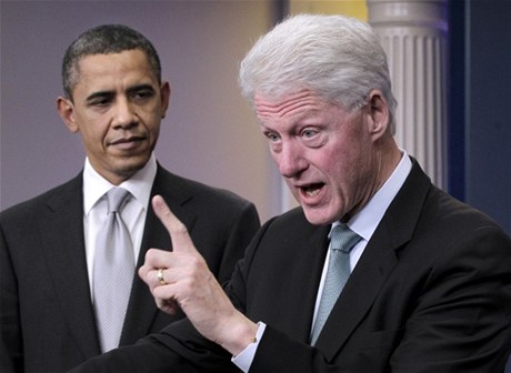Bývalý americký prezident Bill Clinton s Barrackem Obamou