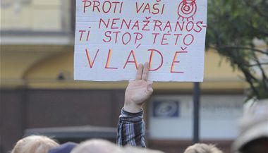 Mu dr transparent v Ostrav na demonstraci obansk iniciativy ProAlt proti vldnm reformm.