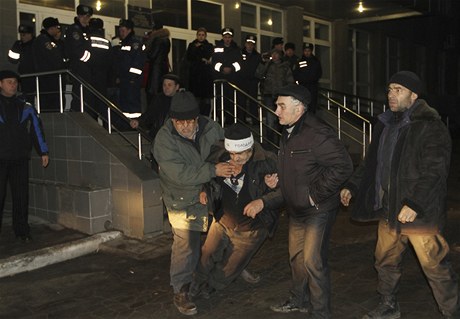 Ve východoukrajinském Doncku v noci na pondlí zemel jeden z hladovká, který se zapojil do protestu proti krácení sociálních dávek pro bývalé záchranáe z ernobylu.