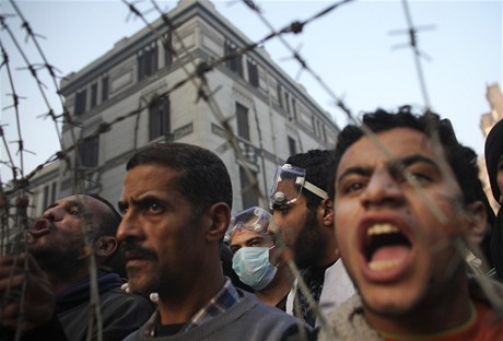 Egypané na námstí Tahrír
