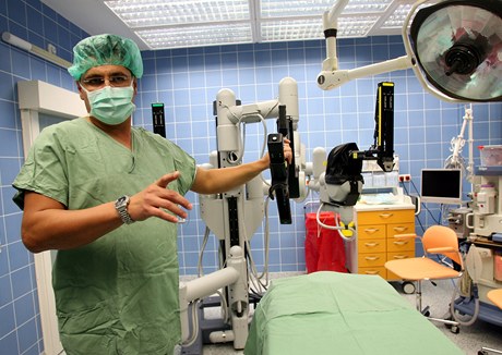 Robotický operaní systém Nemocnice Na Homolce