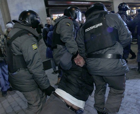 Ruská policie zatýká demonstranty