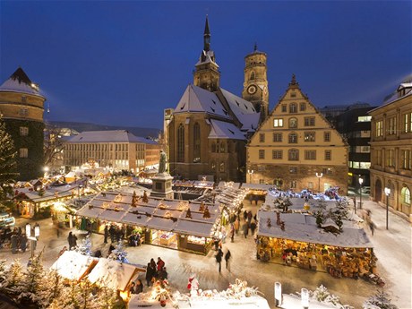 Centrum Stuttgartu je djitm vánoního trhu, jemu historické stavby a slavnostní osvtlení propjují pohádkovou atmosféru. Adventních i vánoních trh je letos v této spolkové zemi na 300.  
