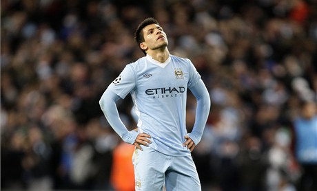 Argentinský fotbalista Sergio Agüero byl nejdraím hráem, který loni pestoupil do klubu v jiné zemi. panlské Atlétiko Madrid vymnil za anglický Manchester City