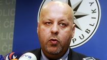Tlaku na rezignaci policejní prezident Petr Lessy zatím odolává. K odchodu z čela policie nevidí důvod. | na serveru Lidovky.cz | aktuální zprávy