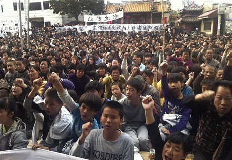 Demonstrace ve vesnici Wu-kchan