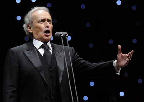 Svtoznámý tenorista José Carreras zazpíval v Praze.