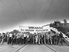 V ervnu 1981 protesty vrcholily, na fotografii pochod za proputní politických vz ve Vroclavi.