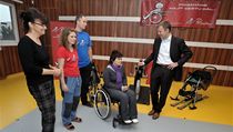 Čtení pomáhá předalo Centru Paraple 410 000 korun. | na serveru Lidovky.cz | aktuální zprávy