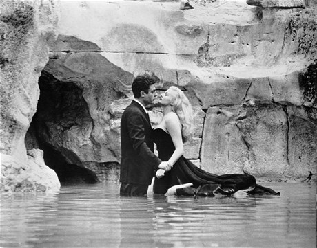 Film Sladký ivot reiséra Federika Felliniho.