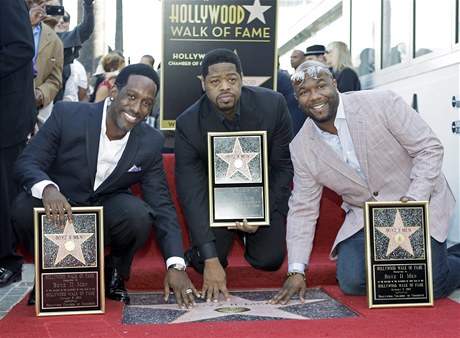 Americká R&B skupina Boyz II Men, zleva Shawn Stockman, Nathan Morris a Wanya Morris u své hvzdy na chodníku slávy v Los Angeles