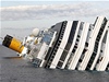 Luxusn lo Costa Concordia najela u ostrova Giglio na tes a potopila se.
