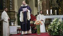 Zádušní mši sloužil sloužil kněz Tomáš Halík. | na serveru Lidovky.cz | aktuální zprávy