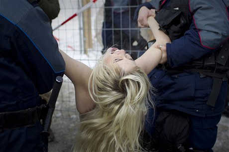 Demonstrace hnutí Femen v Davosu